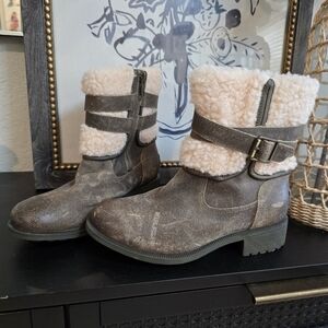 GORGEOUS WARM UGG's Australia Women's Blayre II Espresso Fur Lined Boots Size 6